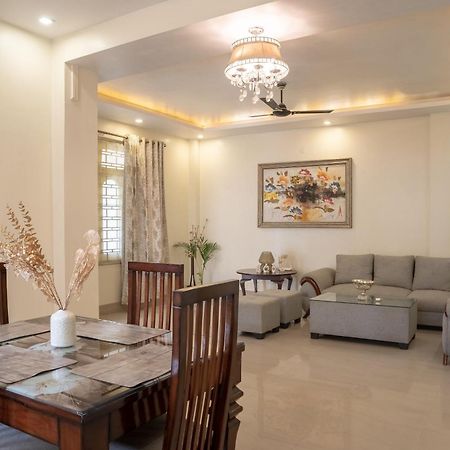 The Urban Grandeur 1 Bed and Breakfast Guwahati Exteriör bild