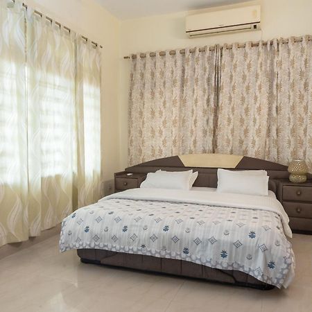 The Urban Grandeur 1 Bed and Breakfast Guwahati Exteriör bild