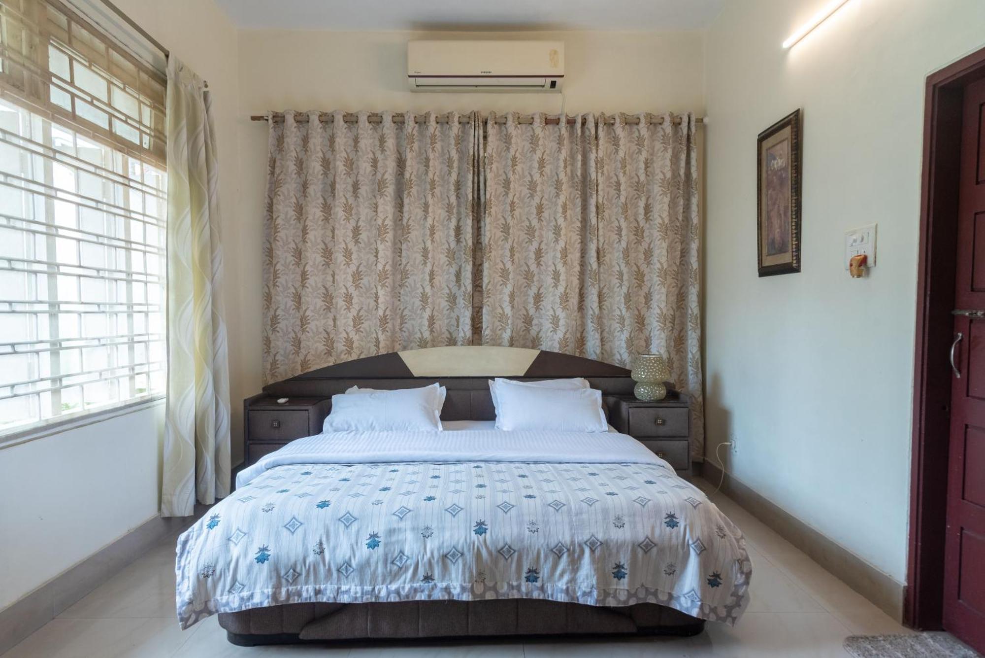 The Urban Grandeur 1 Bed and Breakfast Guwahati Exteriör bild