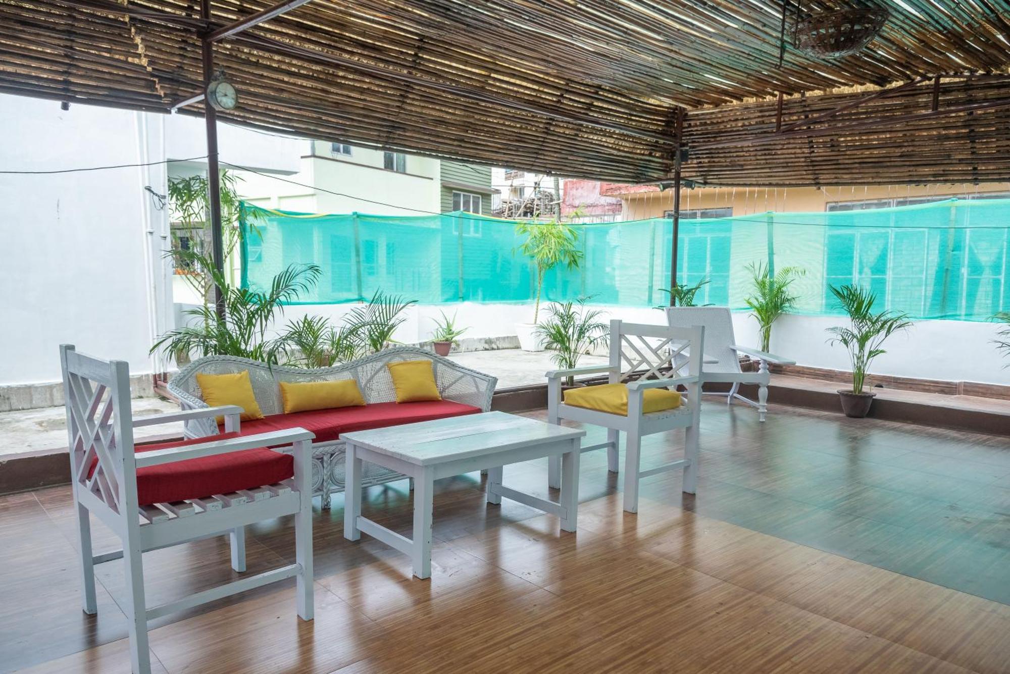The Urban Grandeur 1 Bed and Breakfast Guwahati Exteriör bild