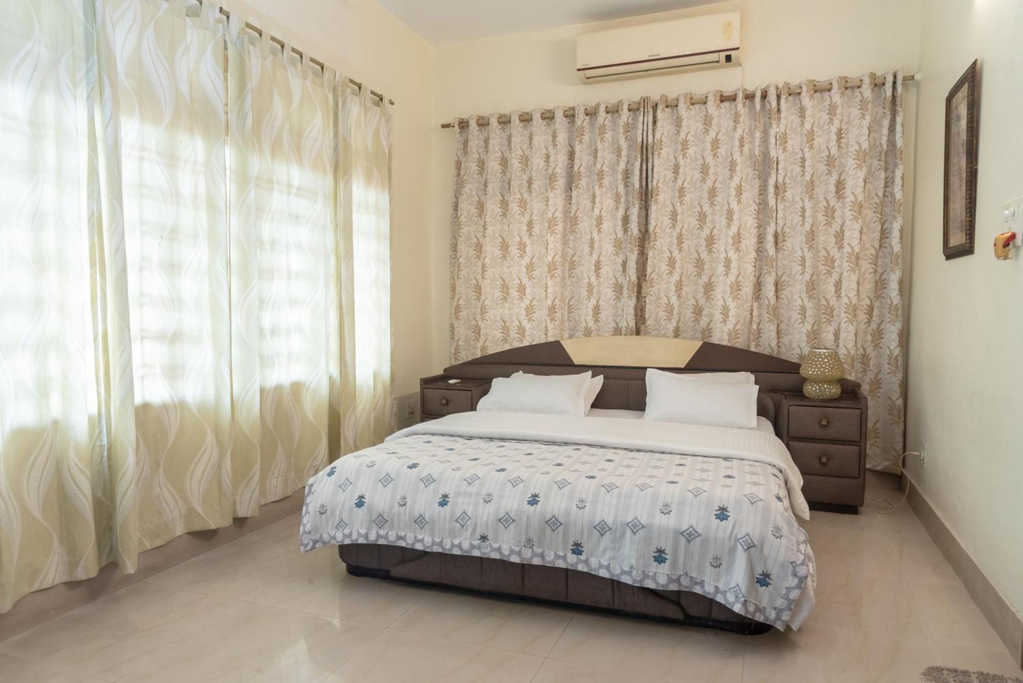 The Urban Grandeur 1 Bed and Breakfast Guwahati Exteriör bild