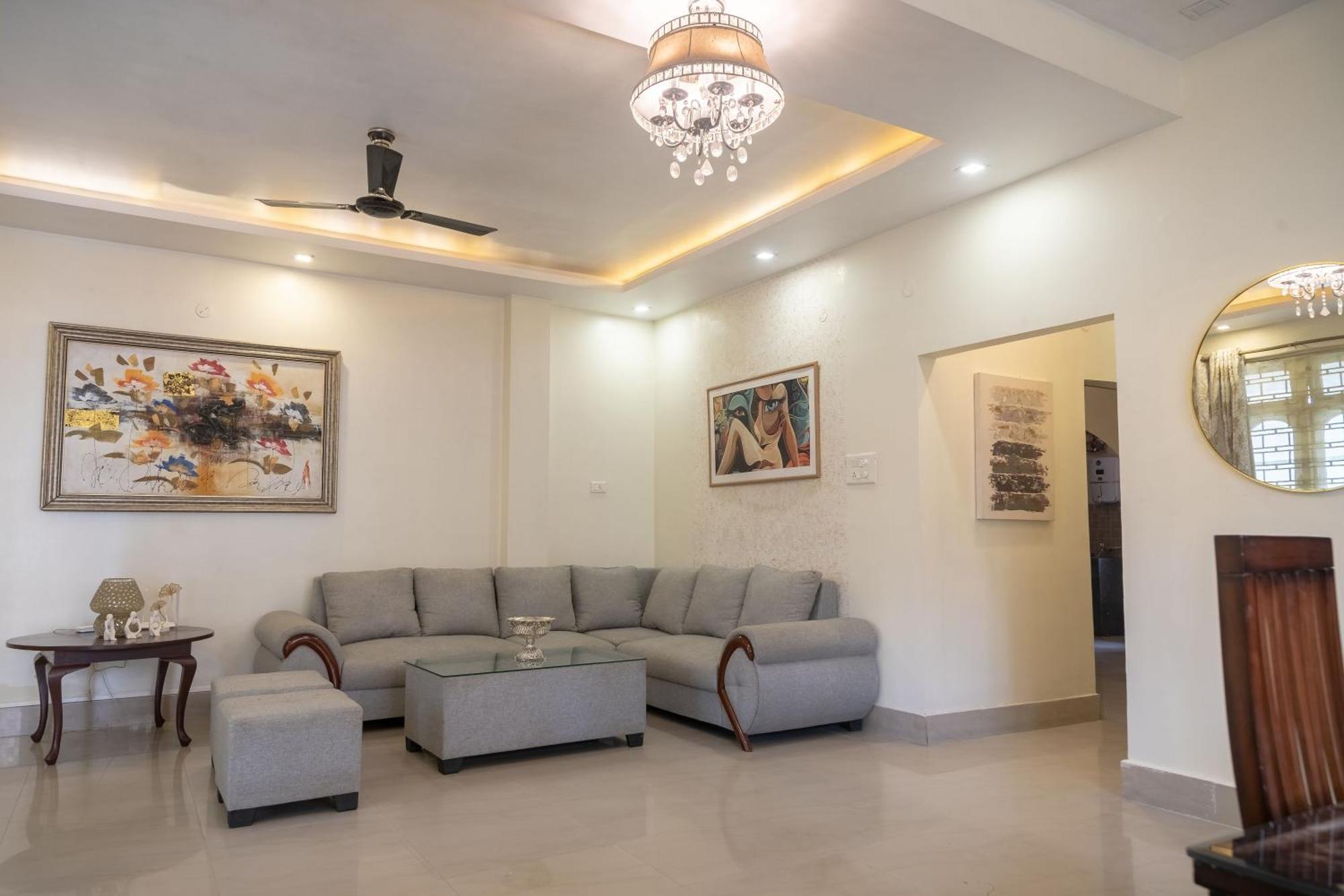 The Urban Grandeur 1 Bed and Breakfast Guwahati Exteriör bild