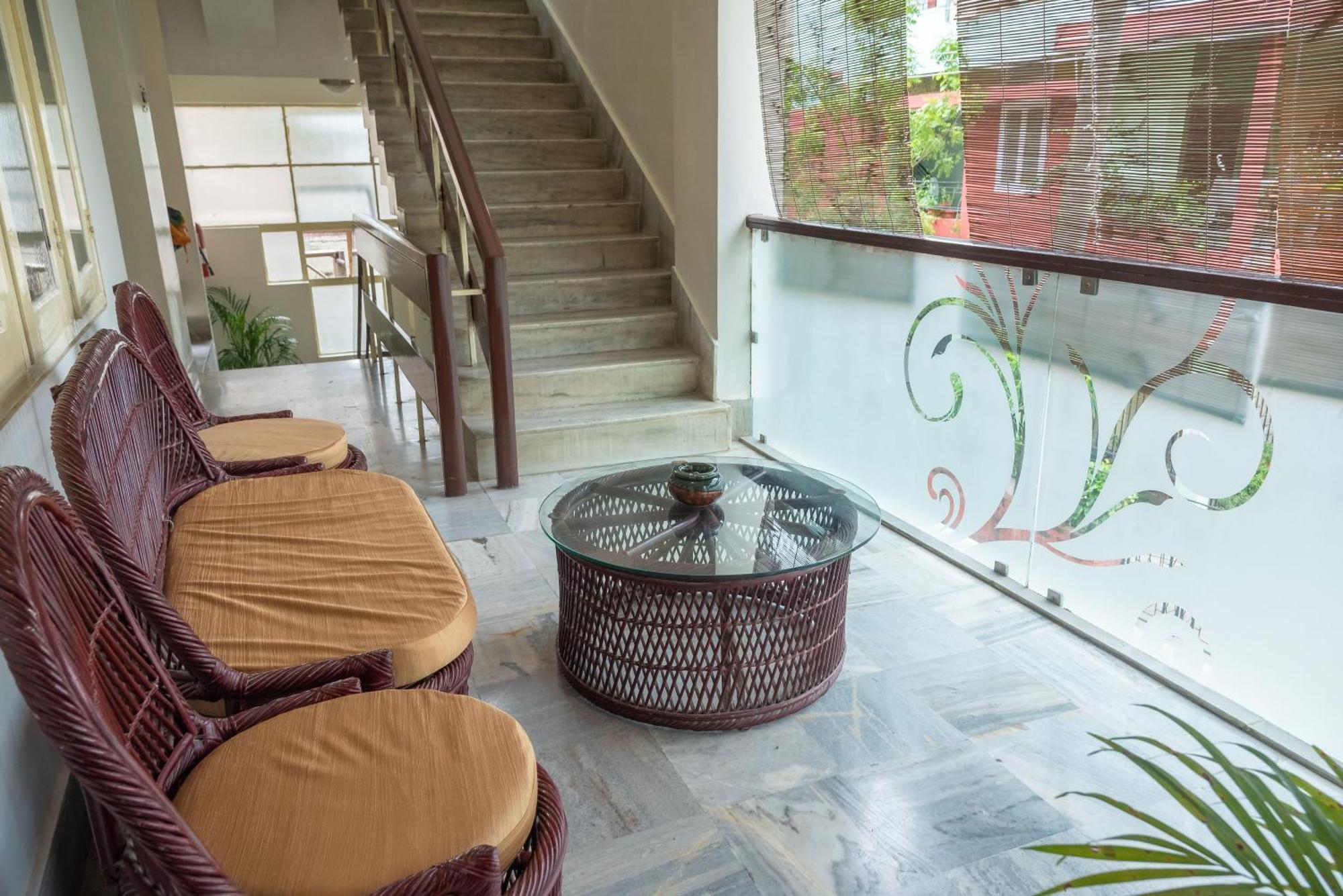 The Urban Grandeur 1 Bed and Breakfast Guwahati Exteriör bild