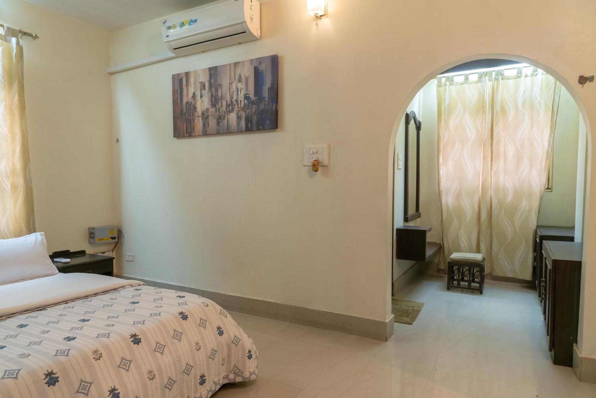 The Urban Grandeur 1 Bed and Breakfast Guwahati Exteriör bild